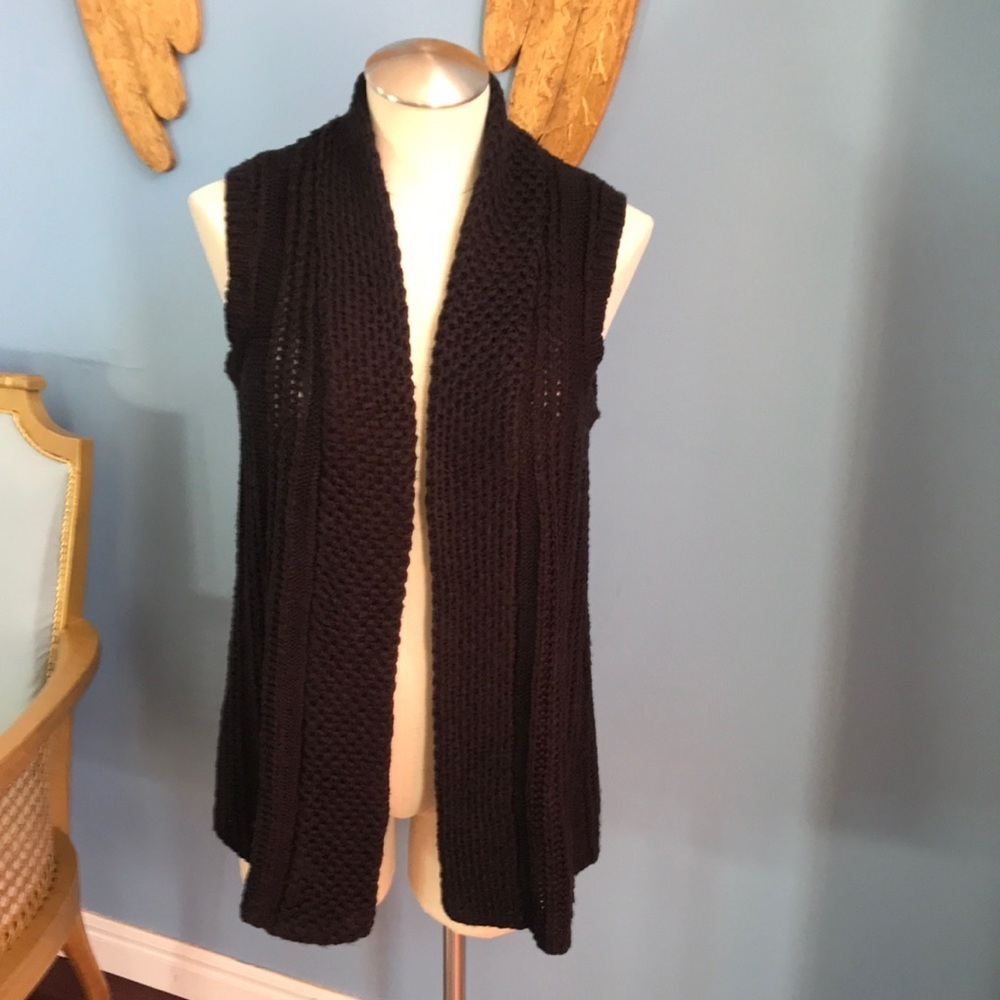 Chico’s black cable knit vest size 0